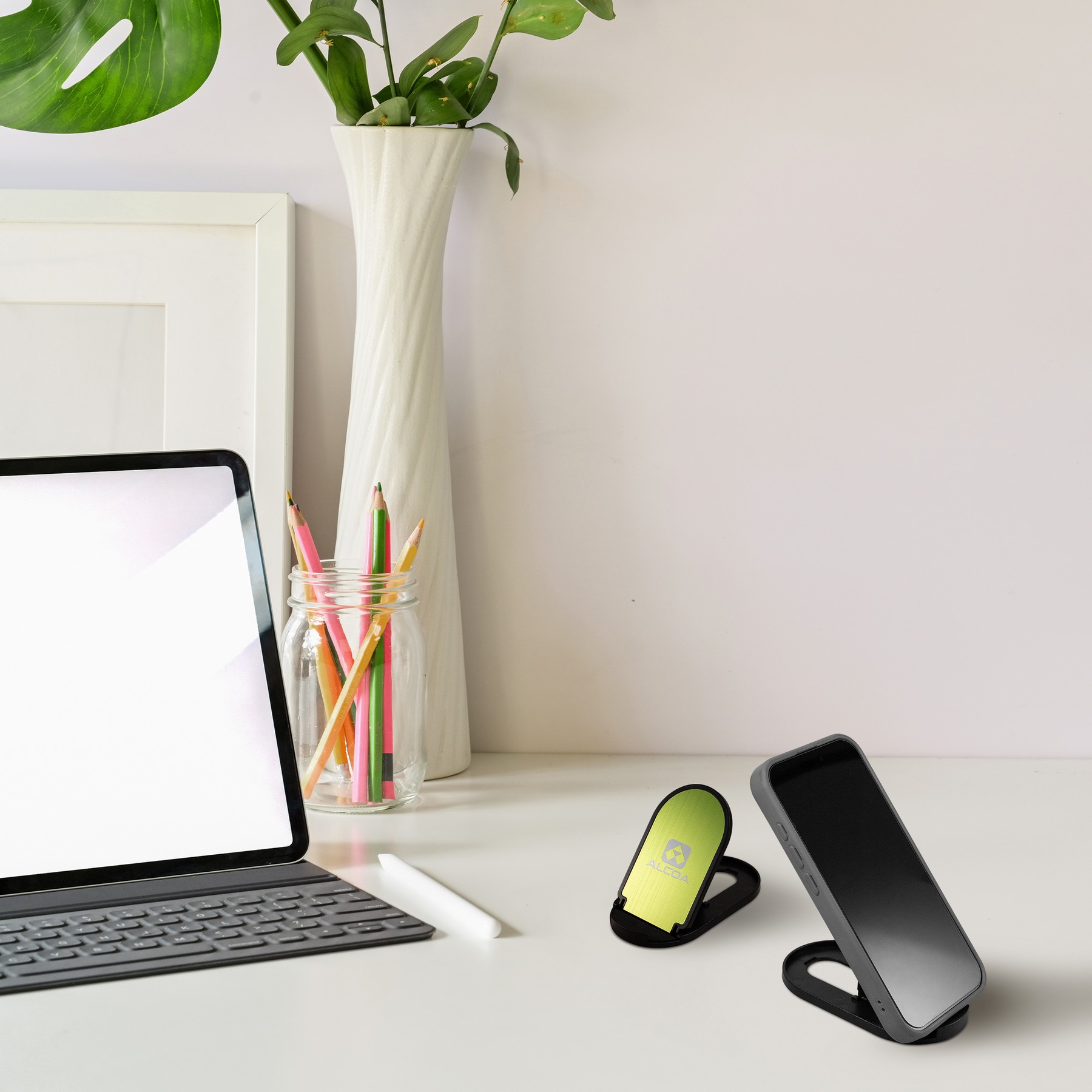 Pop Up Metallic Phone Stand 1