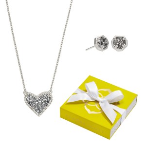 Kendra Scott Ari Heart Necklace Nola Earring Gift Set 2 Kendra Scott Ari Heart Necklace Nola Earring Gift Set 2