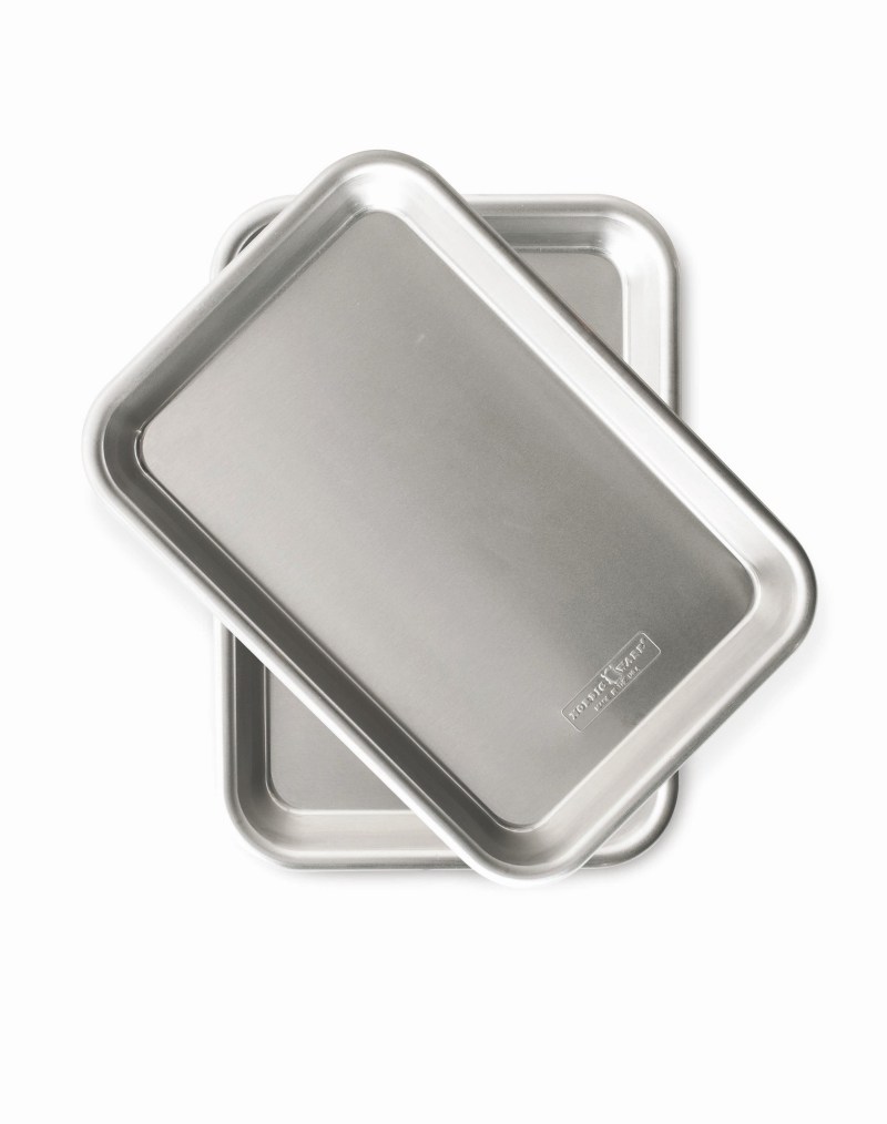 Nordic Ware 2 Pack Burger Serving Trays 2 Nordic Ware 2 Pack Burger Serving Trays 2