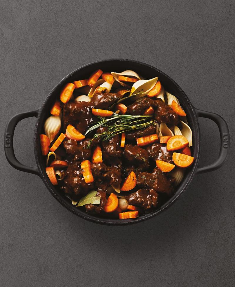 BergHoff Leo Graphite Enamel Cast Iron Cov Stockpot 10.25", 6Qt. 2 BergHoff Leo Graphite Enamel Cast Iron Cov Stockpot 10.25", 6Qt. 2