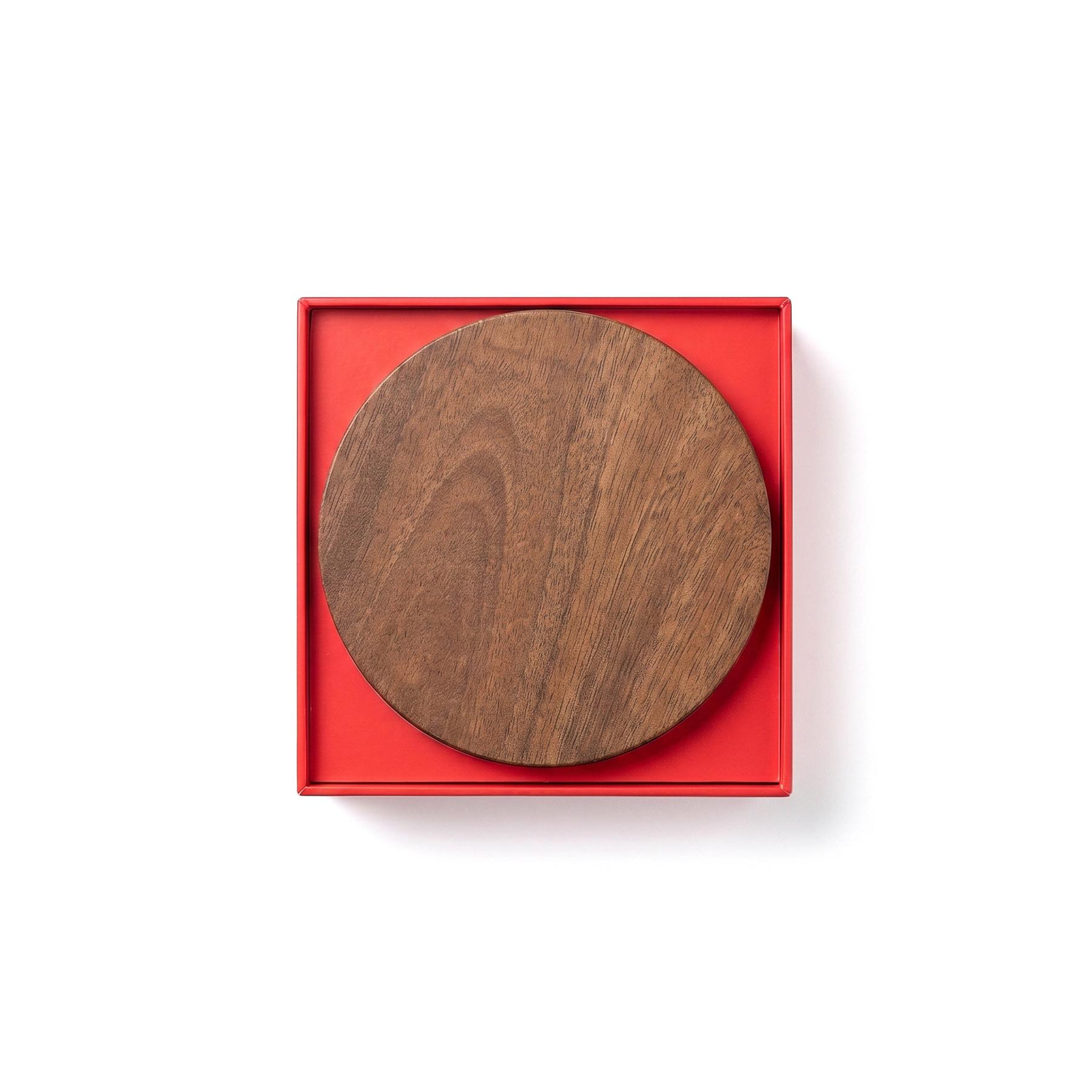 Ember 10 Oz Patterned Glass Candle With Acacia Wood Lid 1
