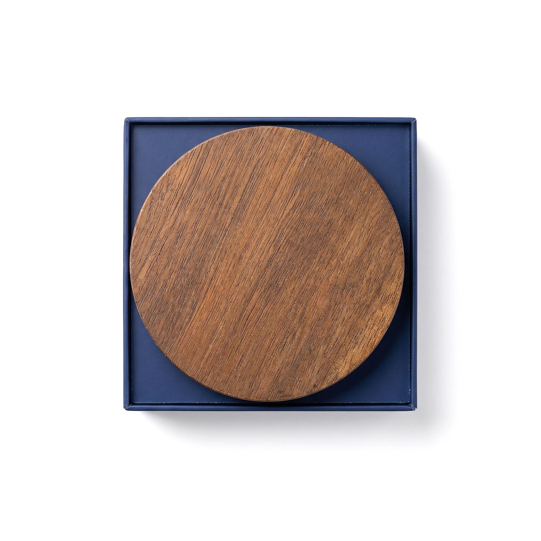 Ember 10 Oz Patterned Glass Candle With Acacia Wood Lid 1