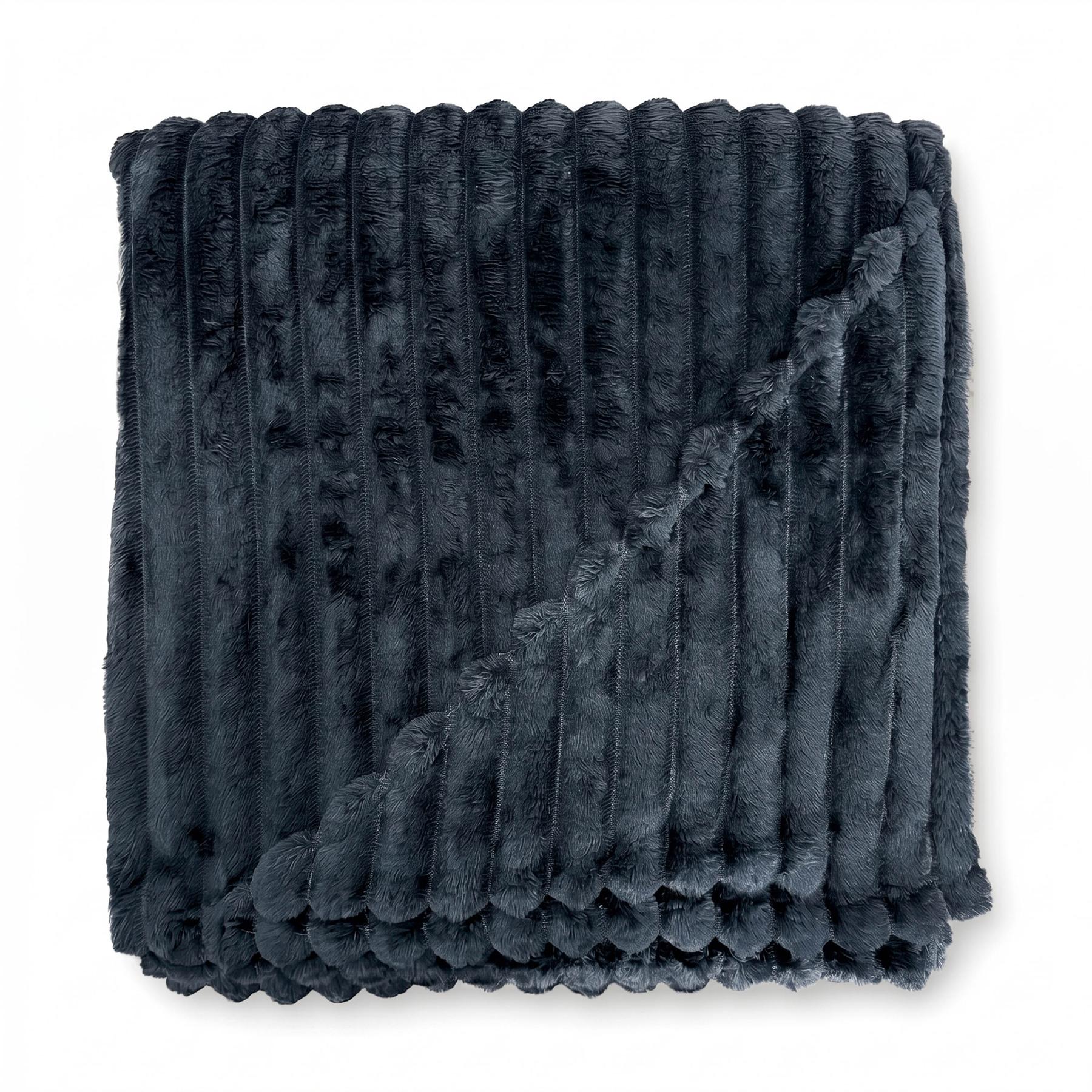 Alpine Faux Fur Polyester Blanket 1