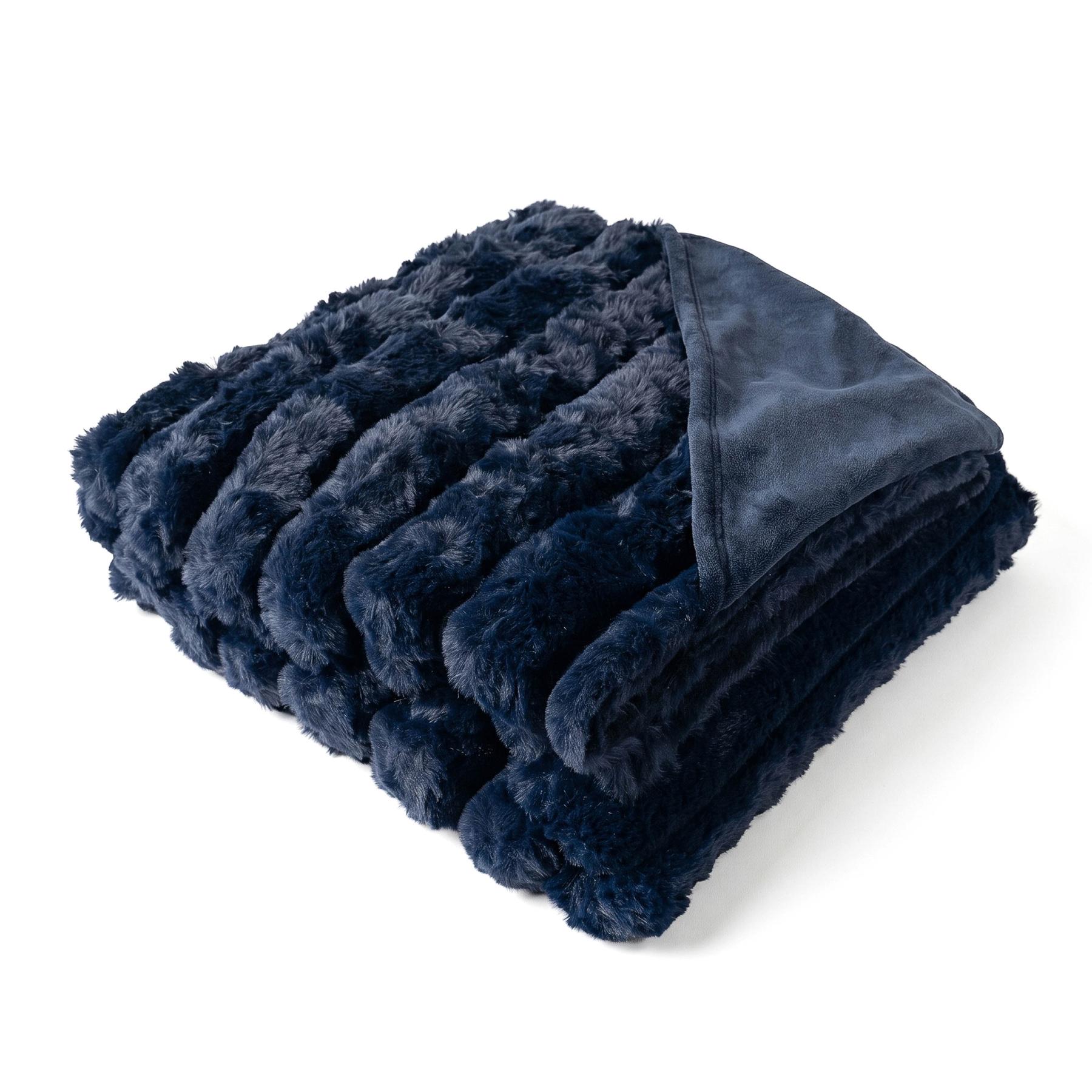 Aurora Faux Fur Polyester Blanket 1