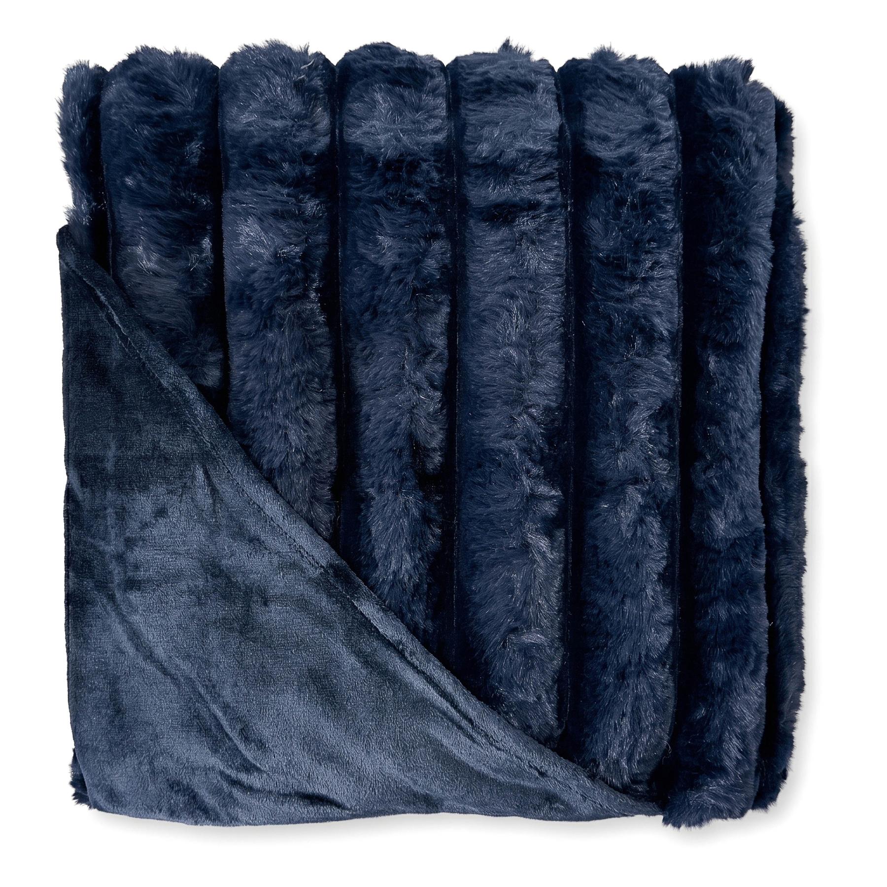 Aurora Faux Fur Polyester Blanket 1