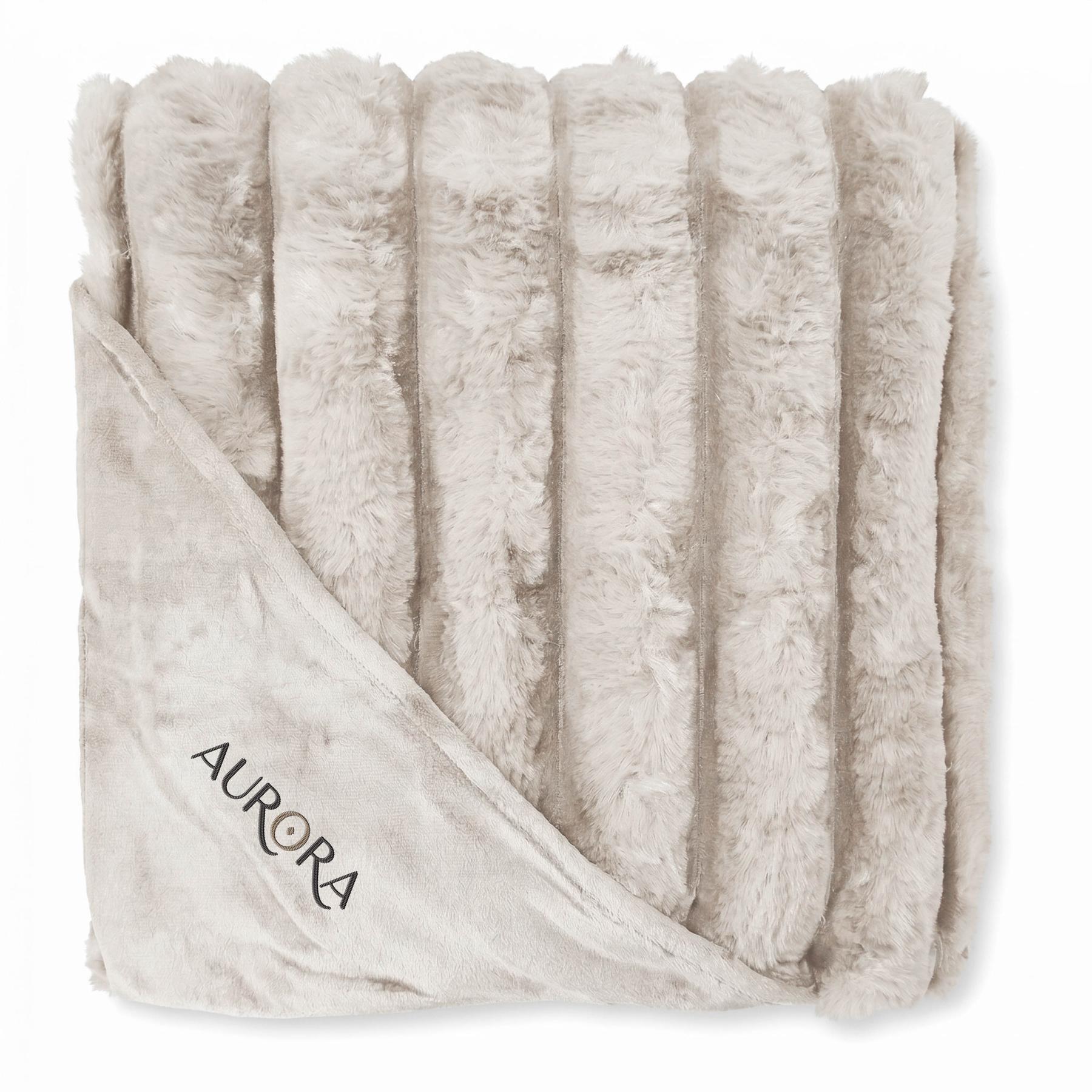 Aurora Faux Fur Polyester Blanket 1