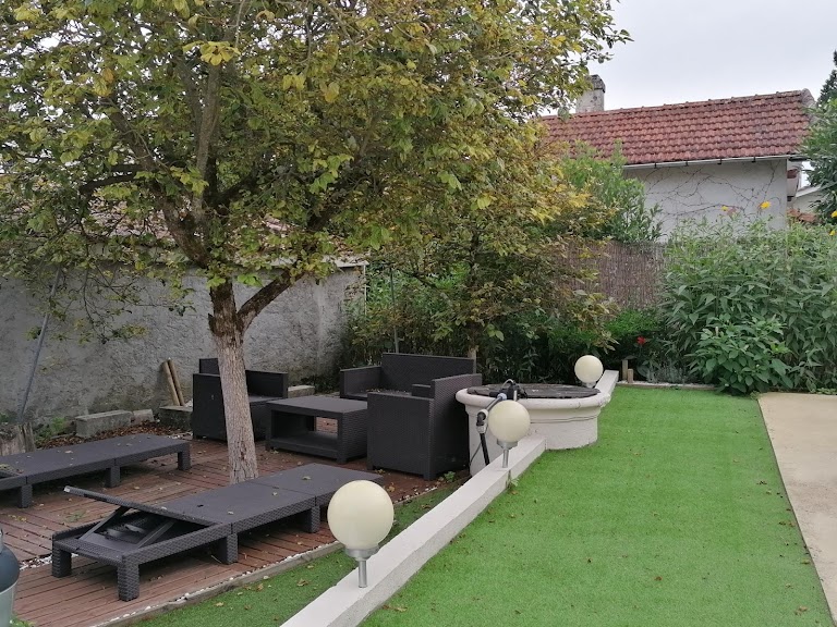 Loft et Jacuzzi Bordeaux – Location pour Couple Loft et Jacuzzi Bordeaux – Location pour Couple