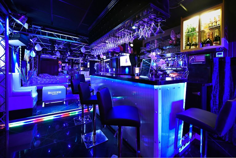 Le Must Club Le Must Club