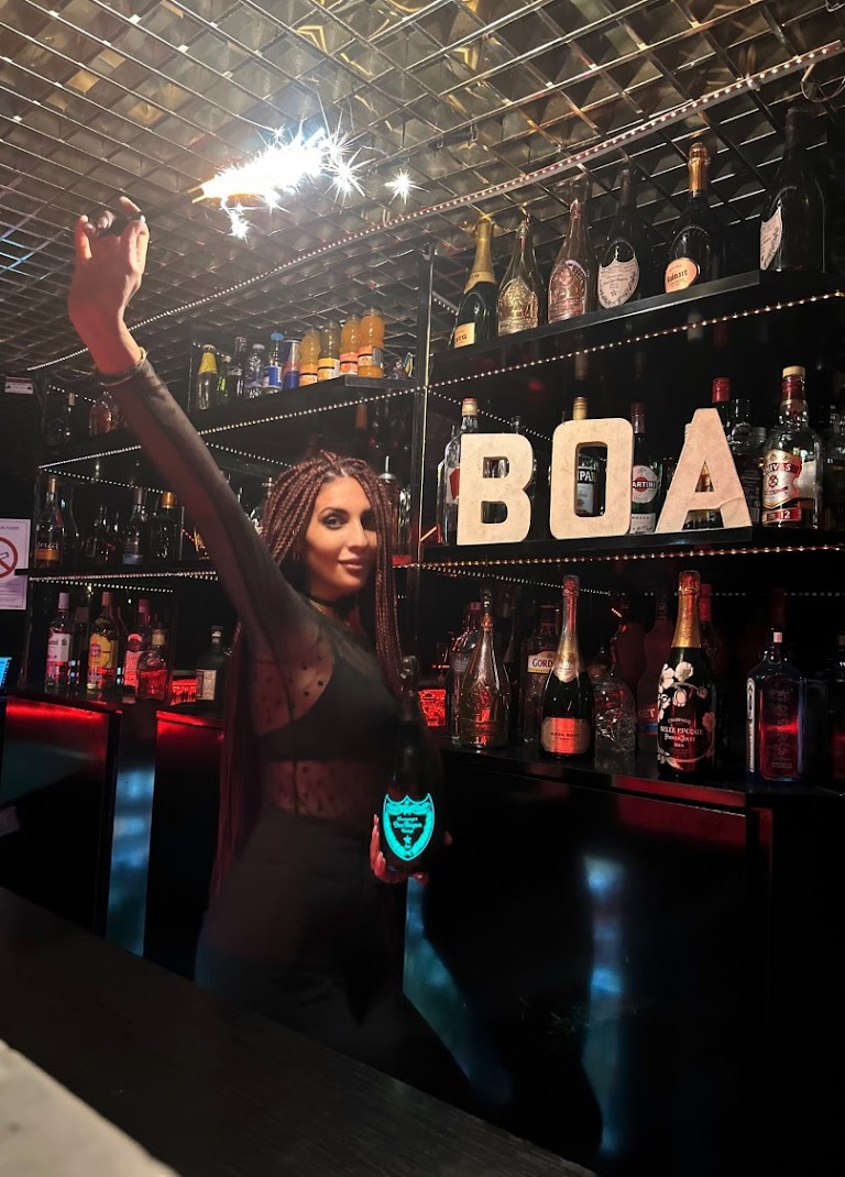 Le Boa Gentleman club – Bar à champagne Le Boa Gentleman club – Bar à champagne