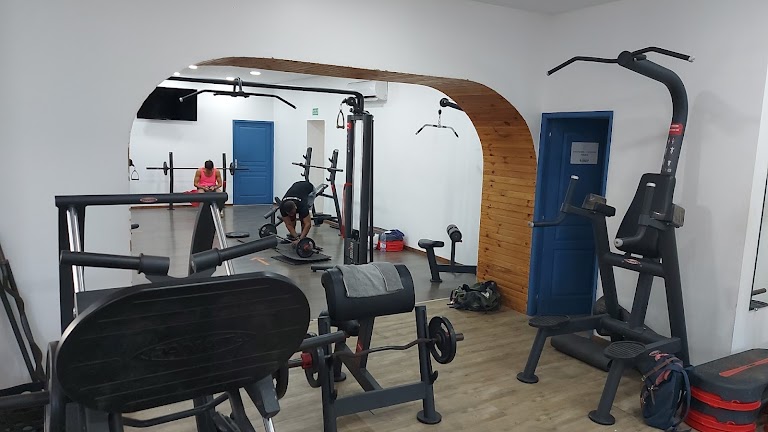 La Salle Form & Fitness La Salle Form & Fitness