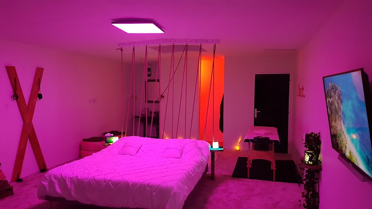 Chuttt ! Love Room Chuttt ! Love Room