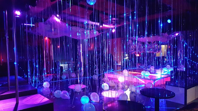 Le Paradis Le Paradis