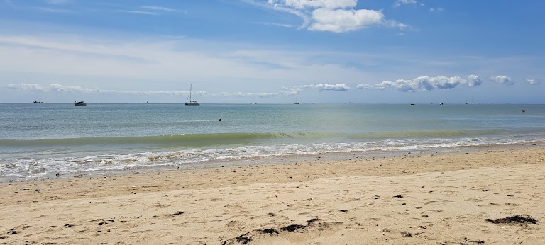 Nudist beach/ La plage naturiste Nudist beach/ La plage naturiste