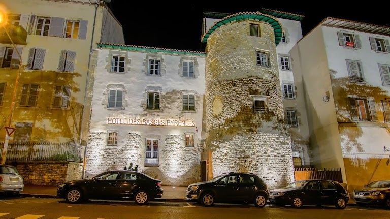Hôtel & Restaurant Des Basses Pyrénées Hôtel & Restaurant Des Basses Pyrénées