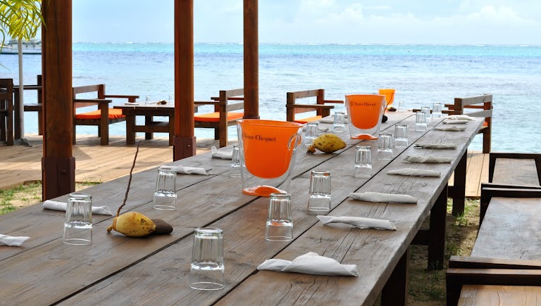 Moorea Beach Cafe by Bruno Jamais Moorea Beach Cafe by Bruno Jamais