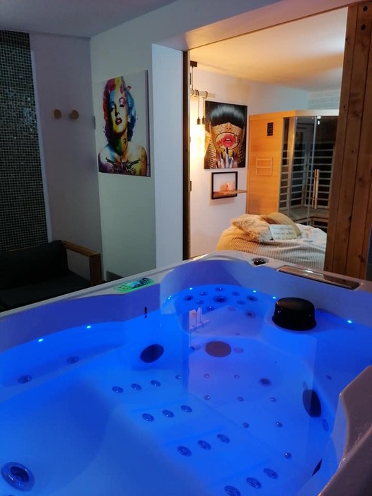 Popartspa, spa calais, maison de vacances, spa privatif, sauna, jacuzzi, love room, gite de charme, sex room, Calais. Popartspa, spa calais, maison de vacances, spa privatif, sauna, jacuzzi, love room, gite de charme, sex room, Calais.