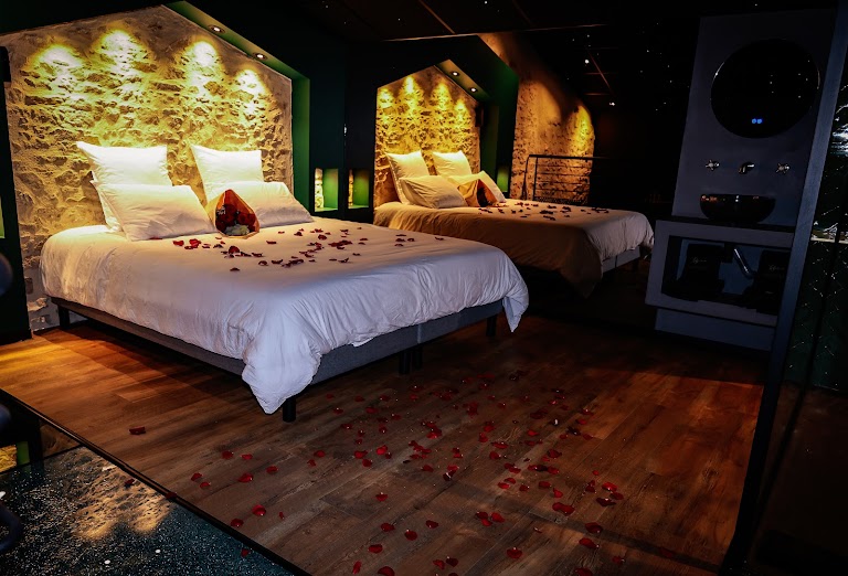 La Suite Etoilée – Love Room Vendée – Jacuzzi La Suite Etoilée – Love Room Vendée – Jacuzzi
