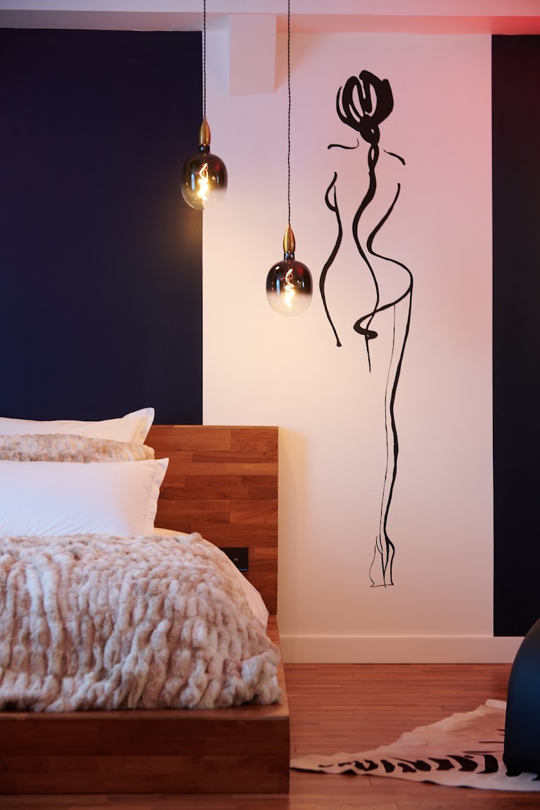 Le Double L – Chambre romantique avec jacuzzi privatif à Cholet Le Double L – Chambre romantique avec jacuzzi privatif à Cholet