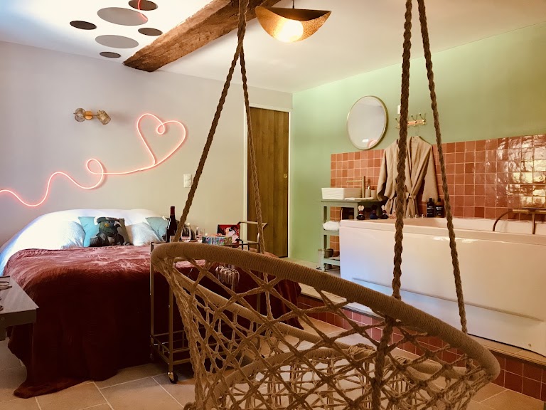 Love Room & Spa in the Loire Valley Love Room & Spa in the Loire Valley