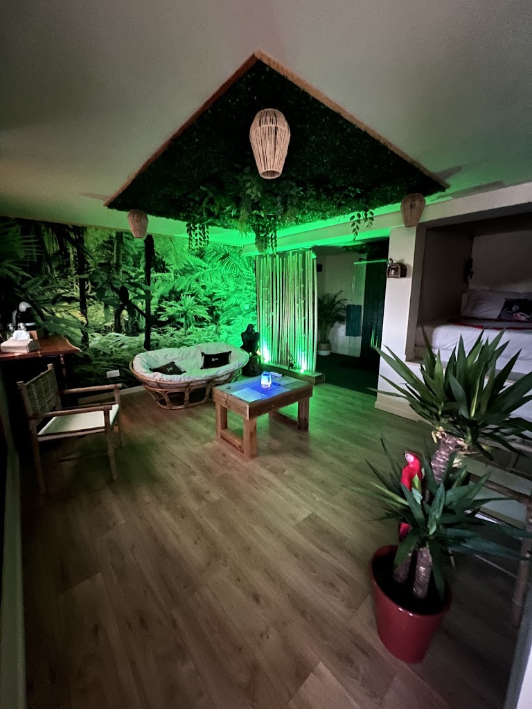 Le Maquis Rooms: love room avec SPA/Bain à remous, week-end amoureux insolite dans le parc Sainte-Baume proche Aubagne Var Le Maquis Rooms: love room avec SPA/Bain à remous, week-end amoureux insolite dans le parc Sainte-Baume proche Aubagne Var