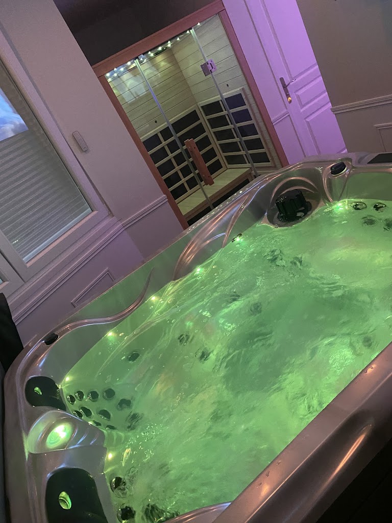 Eaux Spa – Jacuzzi & Sauna Eaux Spa – Jacuzzi & Sauna