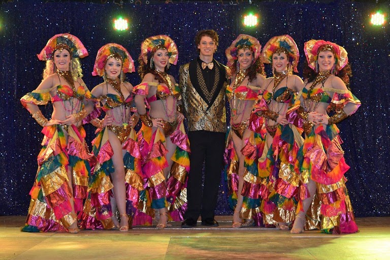 Swing Girls and Boy – Compagnie de Spectacles Cabaret – Bretagne Swing Girls and Boy – Compagnie de Spectacles Cabaret – Bretagne