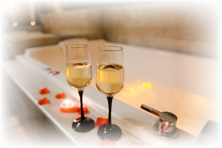 La Suite Romantique avec Jacuzzi au Cœur de Perpignan La Suite Romantique avec Jacuzzi au Cœur de Perpignan