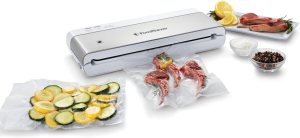 FoodSaver Compact Vacuum Sealer Machine with Airtight Bags and Roll – Ideal for Sous Vide and Airtight Food Storage, White