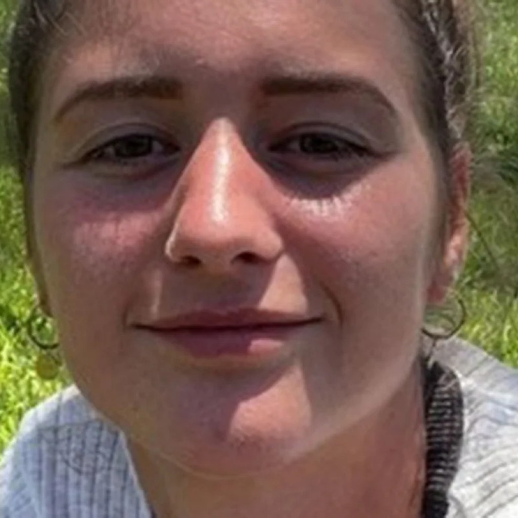 Mother of Backpacker Lacking for Practically 2 Weeks Points Heartbreaking Plea for Assist as Her Deserted Automobile Is Discovered Mother of Backpacker Lacking for Practically 2 Weeks Points Heartbreaking Plea for Assist as Her Deserted Automobile Is Discovered