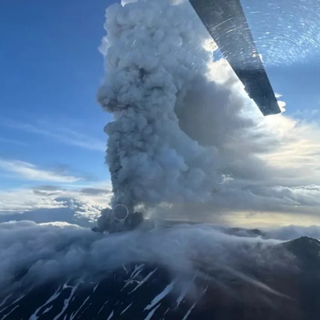 Russian volcano erupts for first time in over 500 years Russian volcano erupts for first time in over 500 years