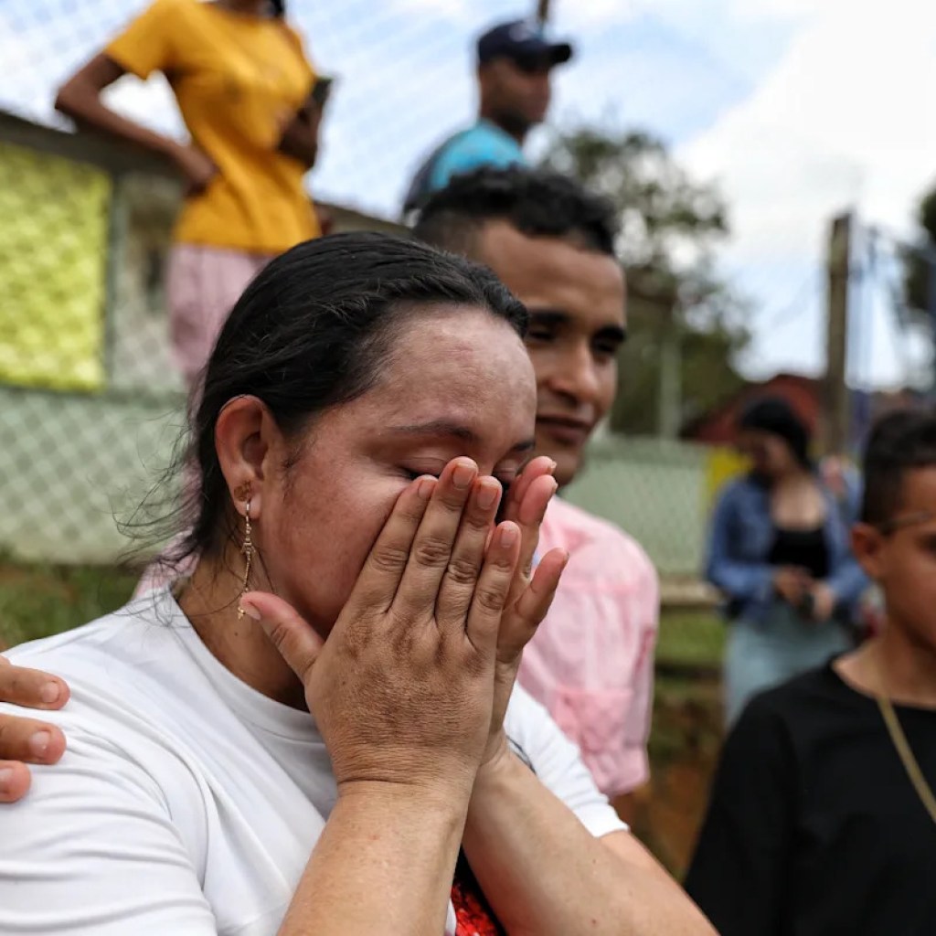 23 miners rescued after 43 hours trapped in Colombian gold mine 23 miners rescued after 43 hours trapped in Colombian gold mine