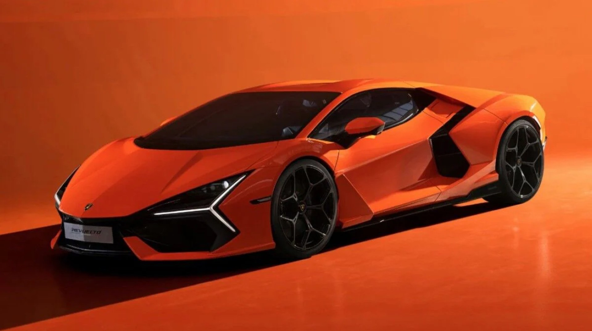 أذكر التنبيه: لامبورغيني reveulto أذكر التنبيه: لامبورغيني reveulto