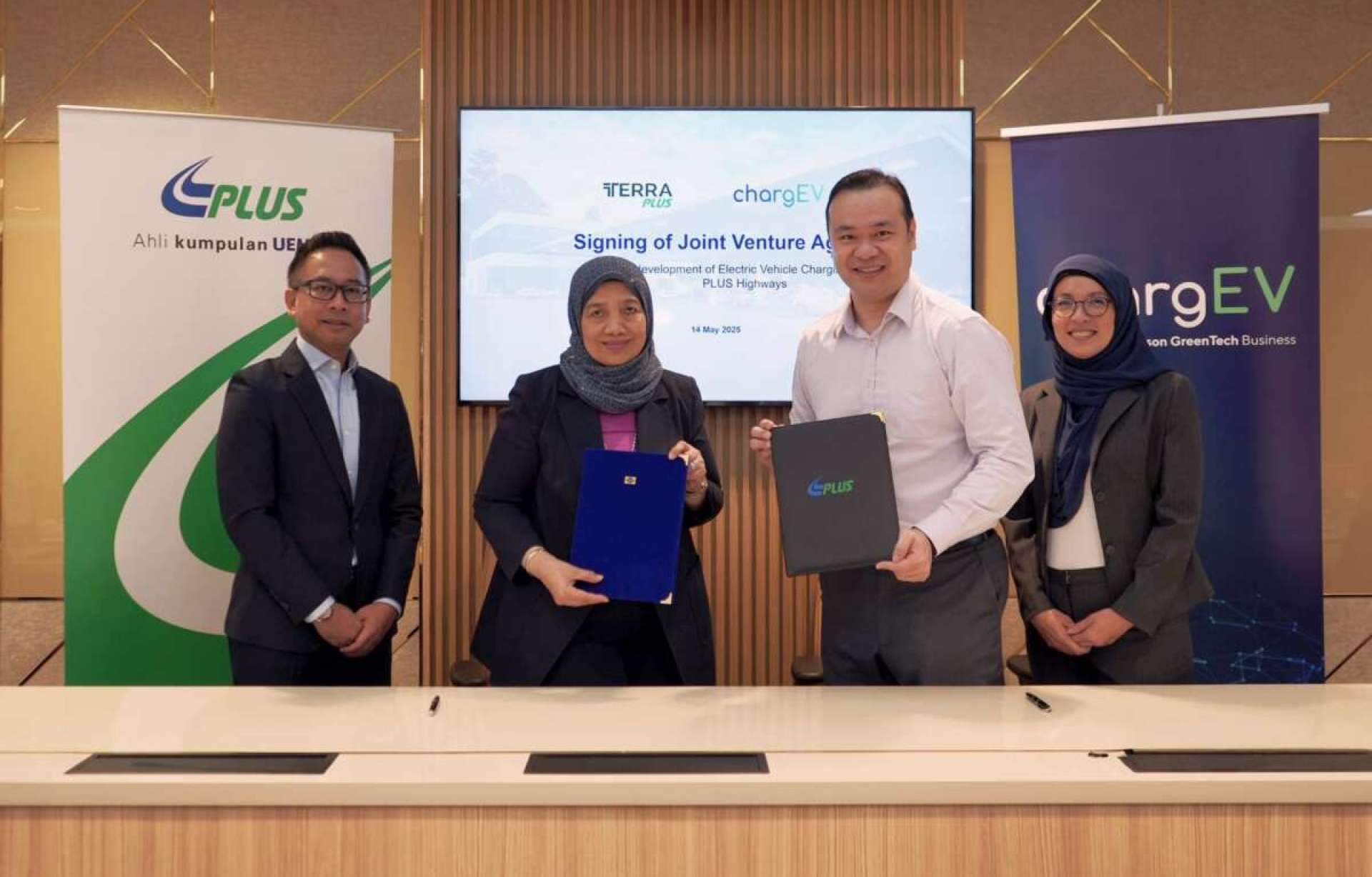 بالإضافة إلى ذلك ، Yinson Greentech لتطوير مركز الشحن السريع للتجزئة/EV – Seremban RSA جاهزة بحلول عام 2027 بالإضافة إلى ذلك ، Yinson Greentech لتطوير مركز الشحن السريع للتجزئة/EV – Seremban RSA جاهزة بحلول عام 2027