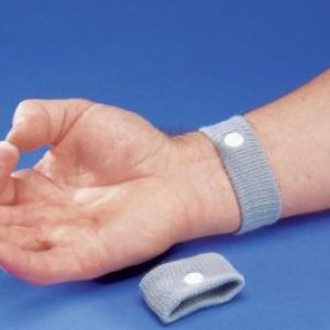 QUEAZ-AWAY WRIST BANDS 1PR/CD QUEAZ-AWAY WRIST BANDS 1PR/CD