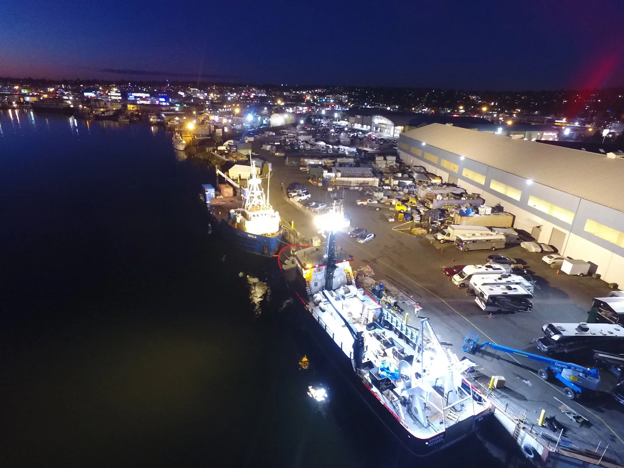 Titan 650W LED Marine Mast Light