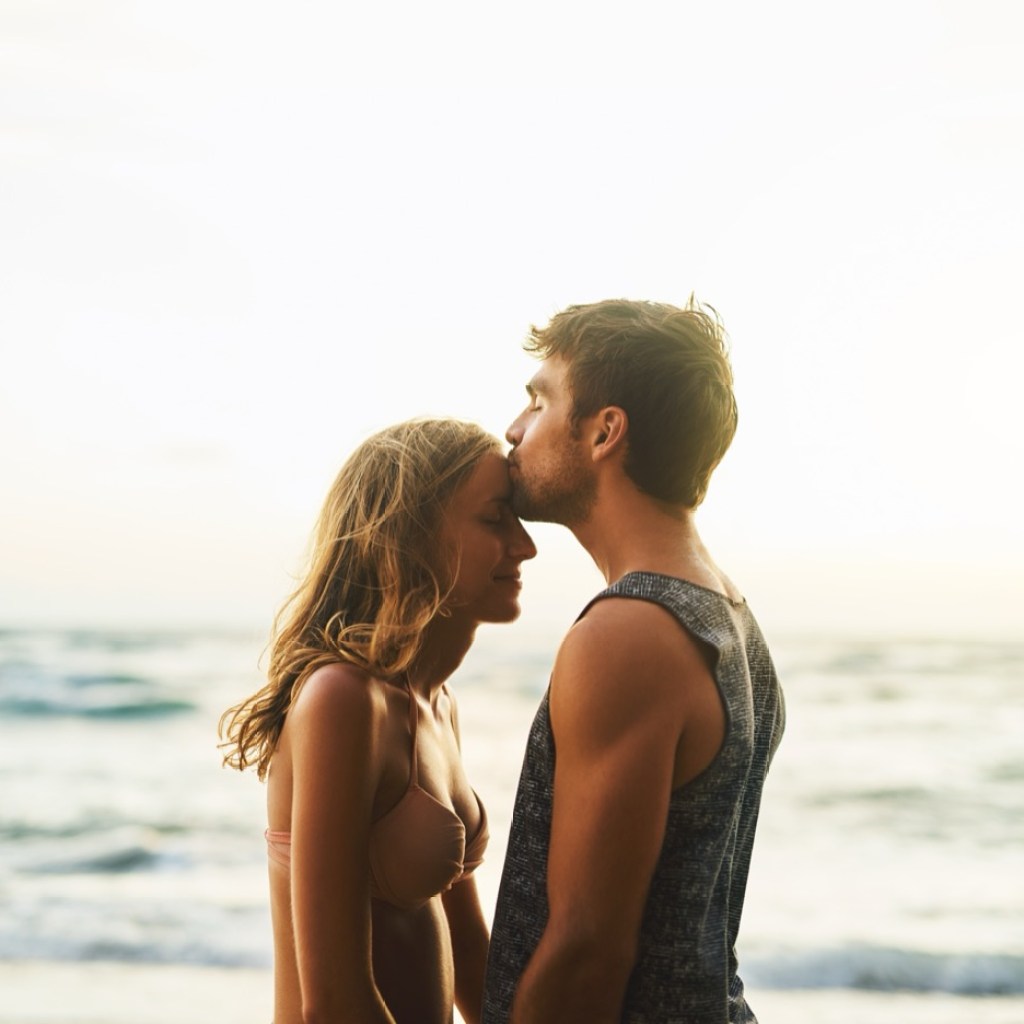 Beachside Bliss: A Kiss to Remember Beachside Bliss: A Kiss to Remember