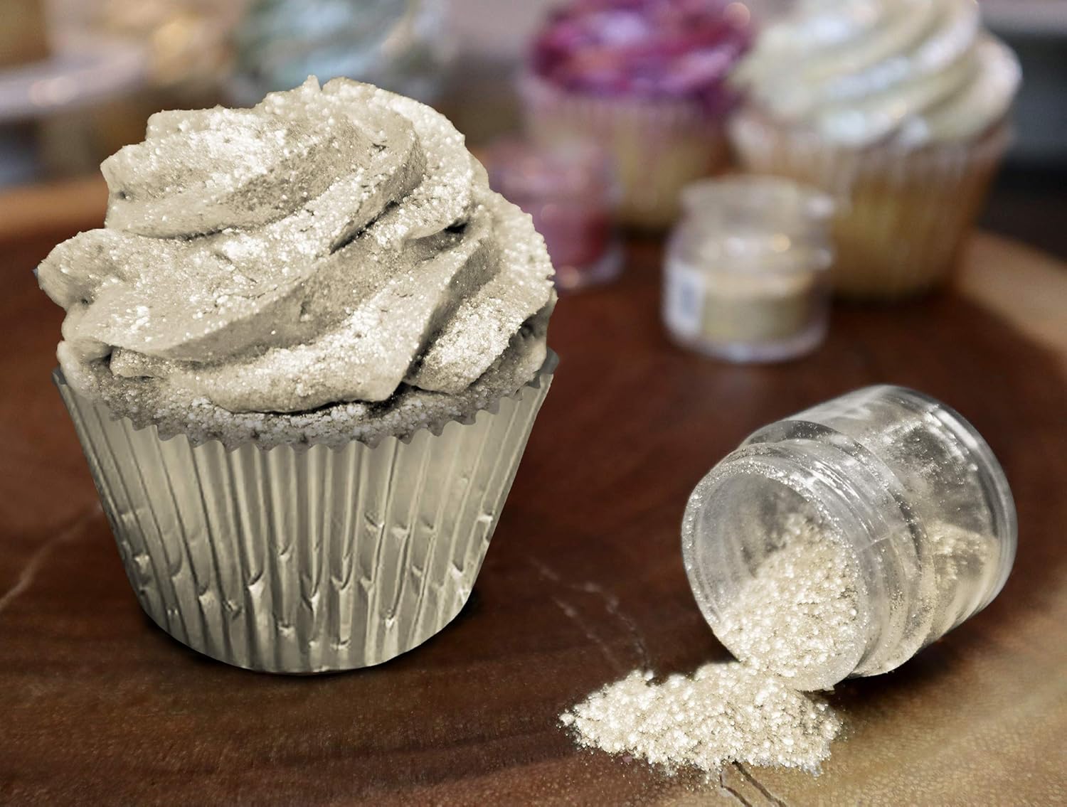 Bakell Tinker Dust – Champagne Gold (5g 1x Jar) | Edible Glitter for Cakes, Cupcakes, Cake Pops, Drinks Bakell Tinker Dust – Champagne Gold (5g 1x Jar) | Edible Glitter for Cakes, Cupcakes, Cake Pops, Drinks