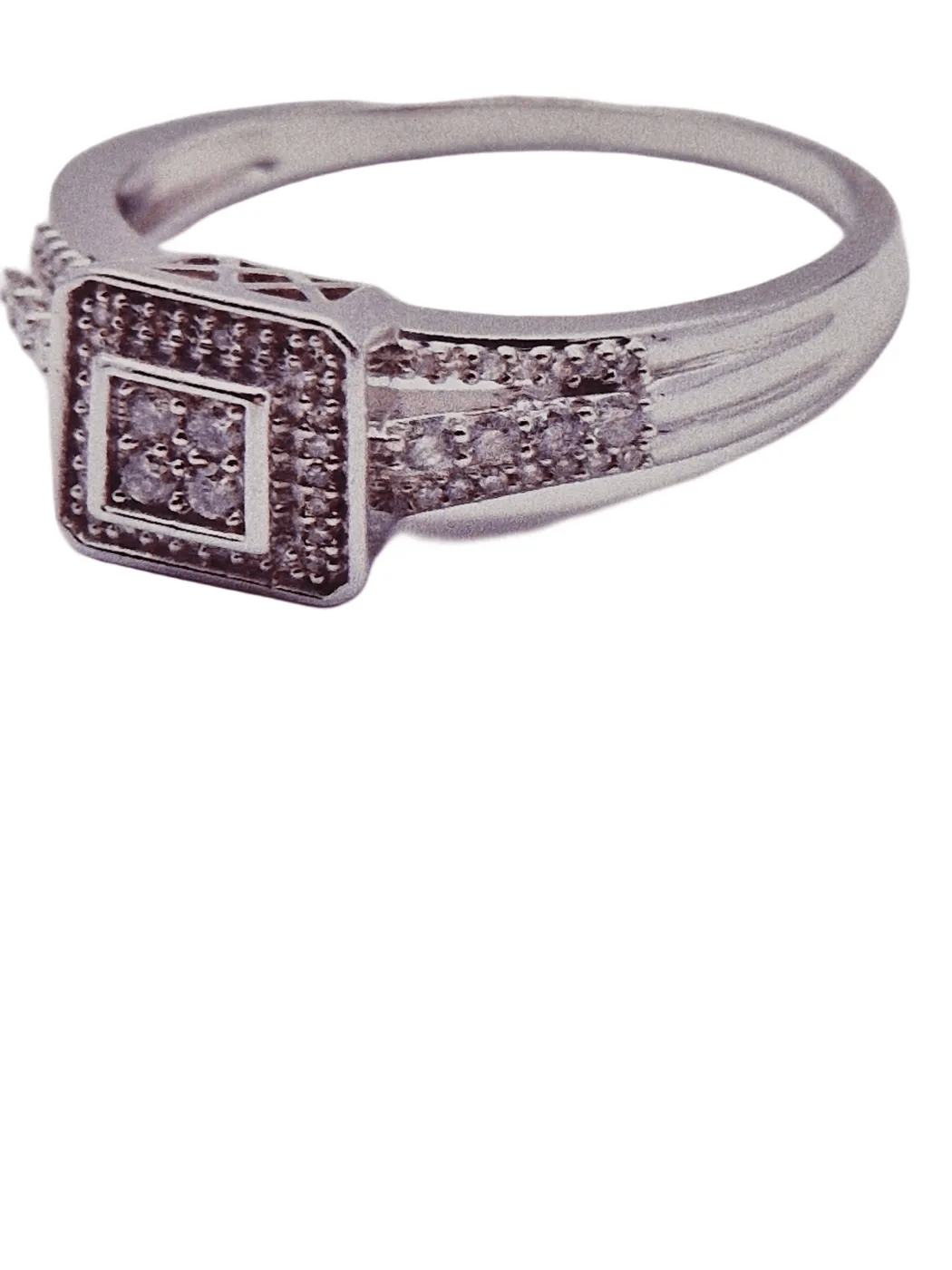 Ladies 9ct White Gold 68 Diamonds Ring 4 Round Brilliant Cut Diamonds 0.50CT TDW V 1/2 11 With Valuation (WL 1266643)