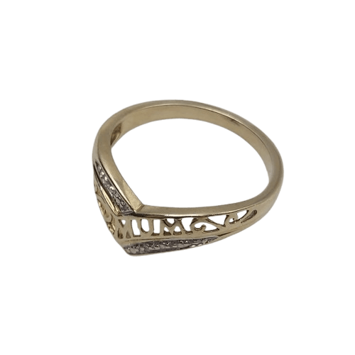Ladies 9ct Yellow Gold Chevron Ring – 2.15g – Filigree ‘MUM’ Design – Size O
