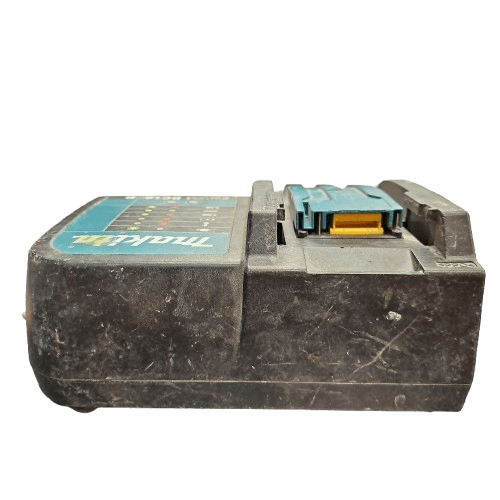 Makita DC18SD (194536-0) 18V Li-Ion Cordless Battery Standard Charger
