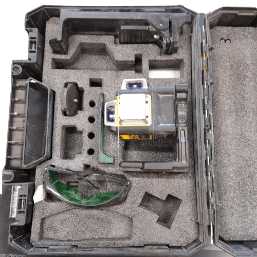 DEWALT LASER LEVEL DCE089G IN CASE