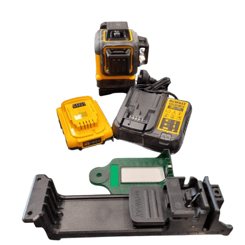 Dewalt Laser Level DCLE 34031 With Battery, Charger and Mounting Bracket In Case (GE)