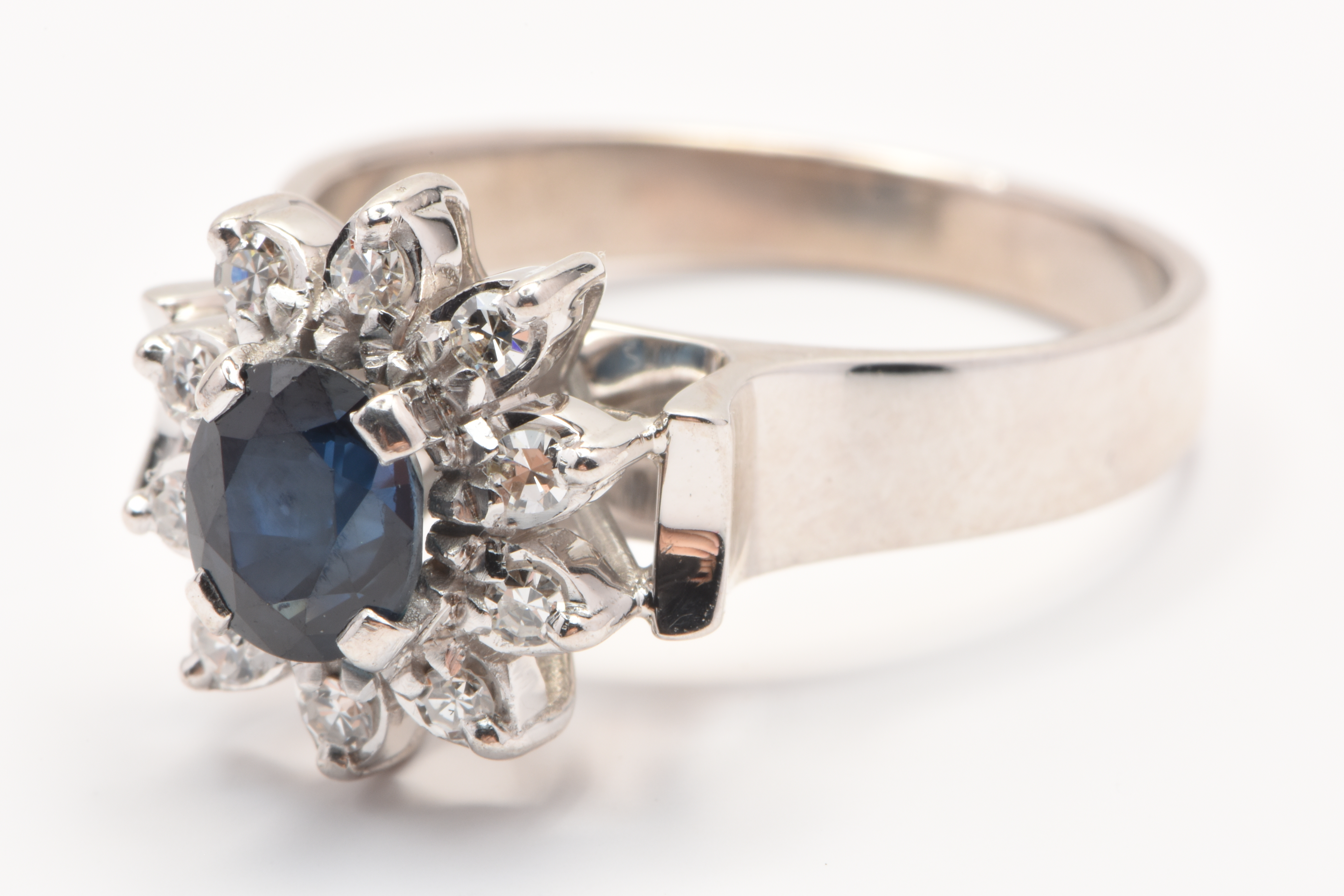 Ladies 18ct White Gold Sapphire And Diamond Cluster Ring 0.84ct Sapphire 0.20ct Diamonds Size K
