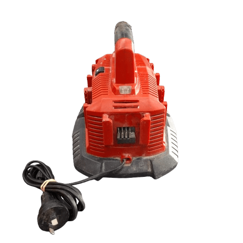 MILWAUKEE 18V 6 Bay Sequential Battery Charger M1418C6