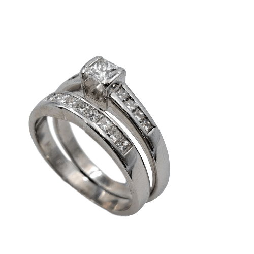 Ladies 18ct White Gold 2 Piece Diamond Ring with 18 Diamonds 0.80CT TDW 8.14 Grams With Valuation