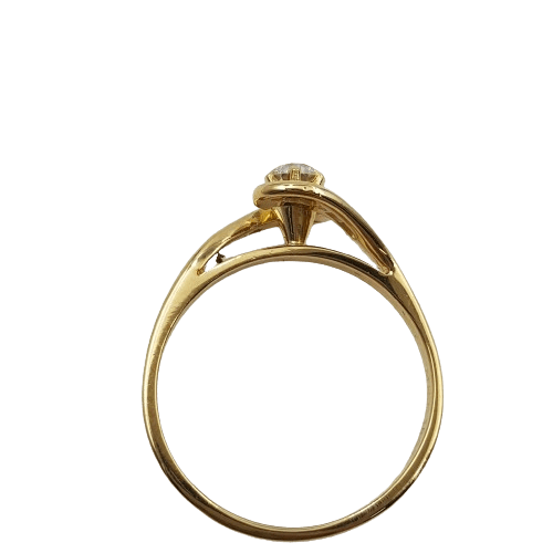 LADIES 18CT YELLOW GOLD ROUND RING 3.63GMS P/S:DIAMOND 1 0.17 S/S:DIAMOND 10 0.15 PLAIN MHJ 18CT  3.6G 18CT GOLD