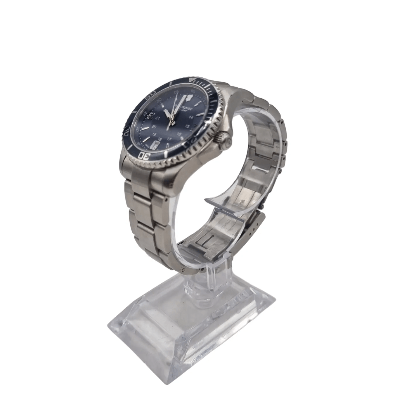 Victorinox Maverick 34 mm Analogue Quartz Women’s Stainless Steel Watch