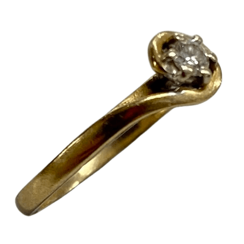 Ladies 9ct Yellow Gold Engagement Style Ring. Size 6