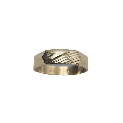 9ct Yellow Gold Men’s Signet Ring – 4.0g – Engraved Face with Geometric Design – Diamond Accent – Size U