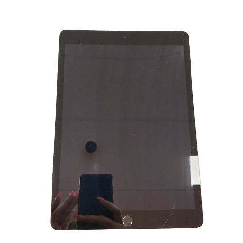 Apple IPad 9th Gen (A2604) With Charger Cord